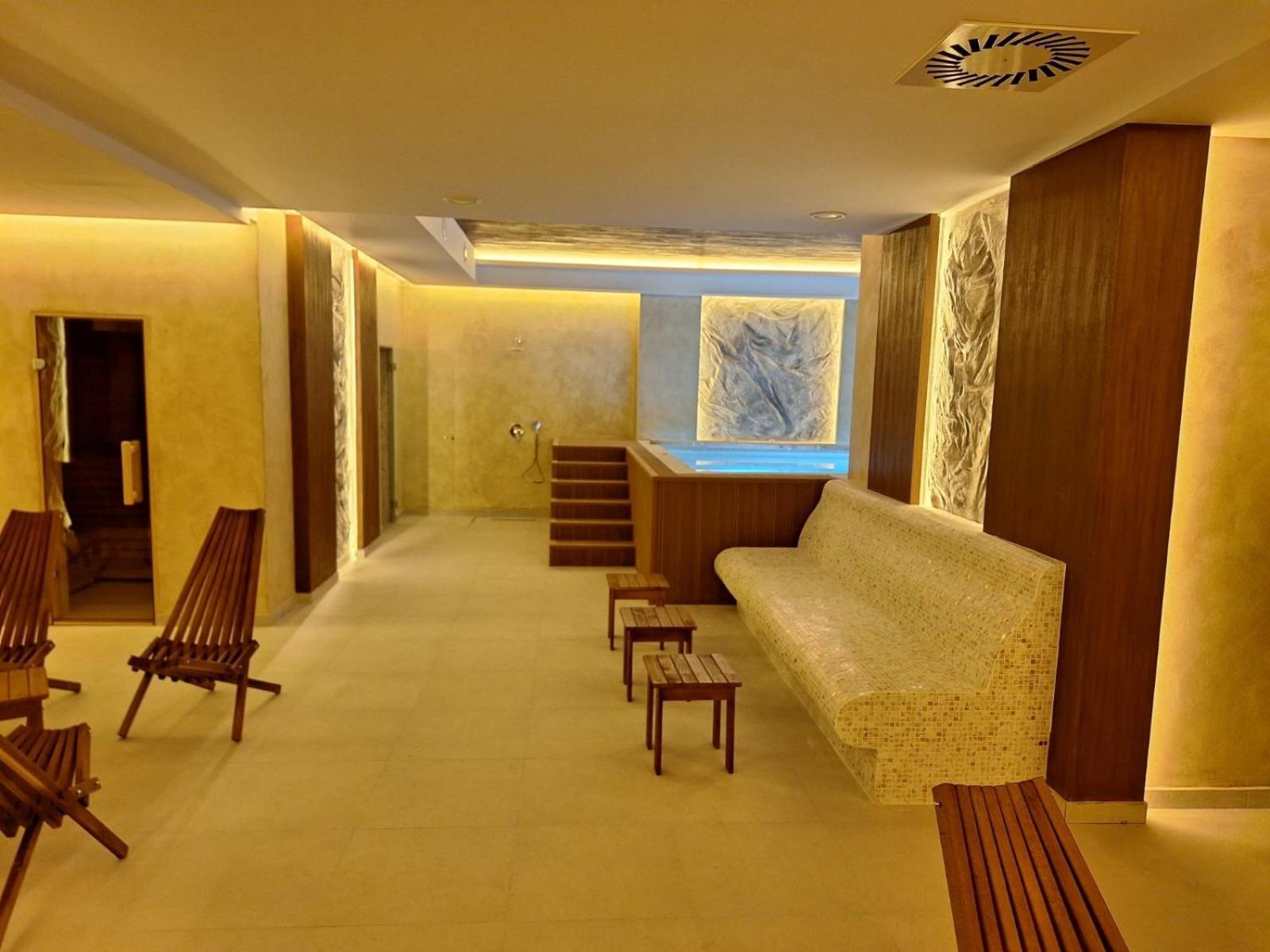 Mans Lux 8 Apartman ズラティボール エクステリア 写真